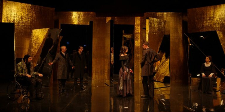 Сцена од претставата „Вообразен болен“ во изведба на Народно позориште Белград