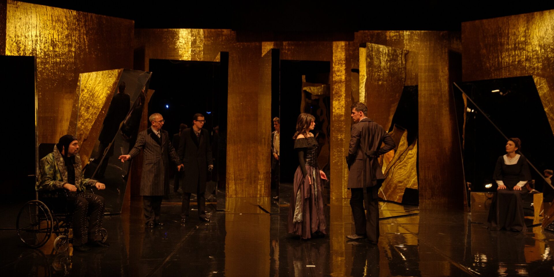 Сцена од претставата „Вообразен болен“ во изведба на Народно позориште Белград