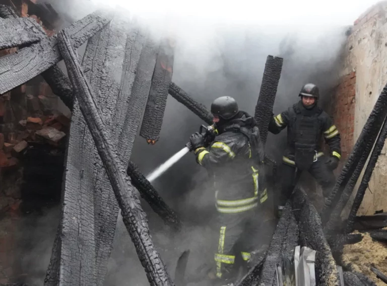 Пожарникари во Одескиот регион гасат пожар по дрон-напад