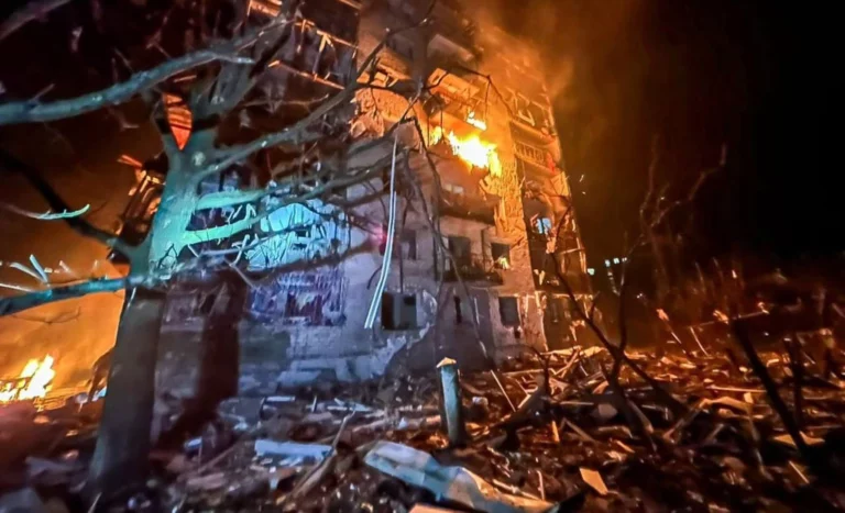 Зграда по нападот во Укарина