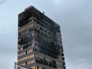 Зградата изгорена по пожарот