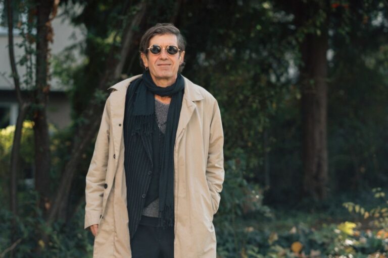 Портрет на Дејан Дуковски, автор во фокус на фестивалот „Војдан Чернодрински 2026“