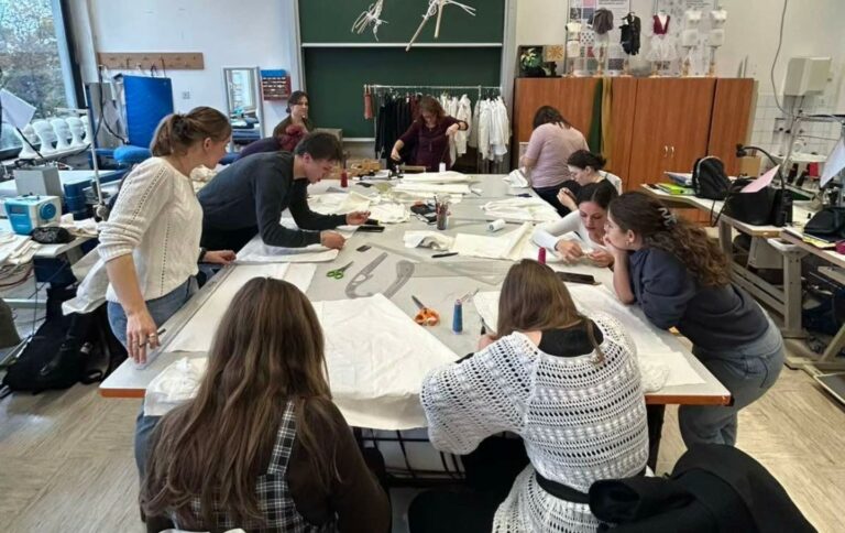 Студенти од УКИМ на изложбата на финални проекти на „Design Week 2025“ во Марибор