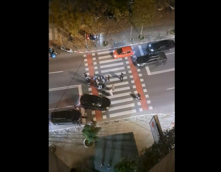 Сообраќајна несреќа во центарот на Скопје кај гимназијата „Јосип Броз Тито“.