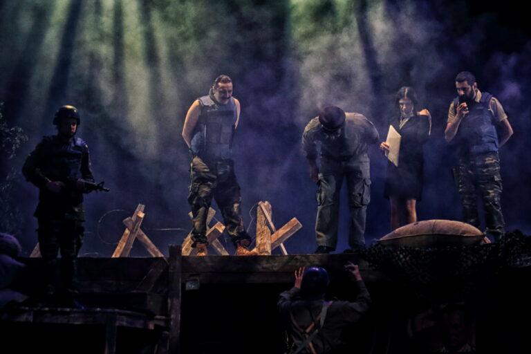 Сцената на Националниот театар во Будимпешта пред изведба на претстава