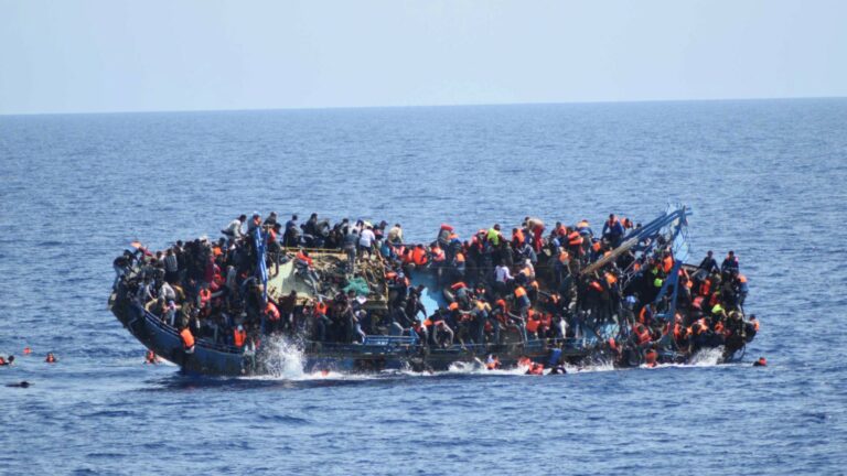 Полициско обезбедување и мигранти во Велика Британија