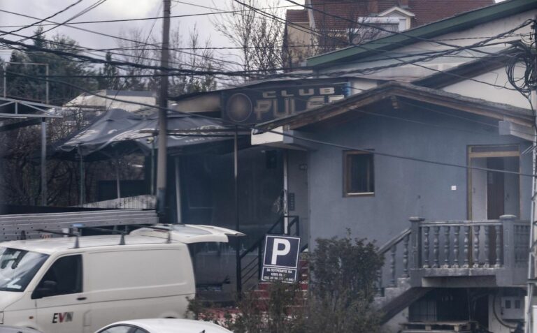 Ден после пожар во дискотеката Пулс