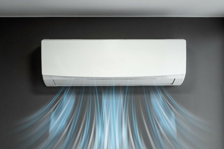 Клима уред со чисти филтри во модерен дом