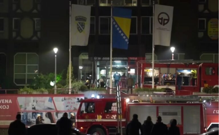 Горена фасада на дом за стари лица во Тузла