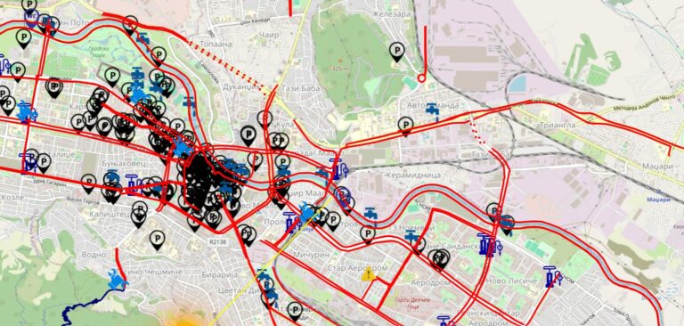 „Корисник вози велосипед низ град и користи мобилна апликација за навигација“