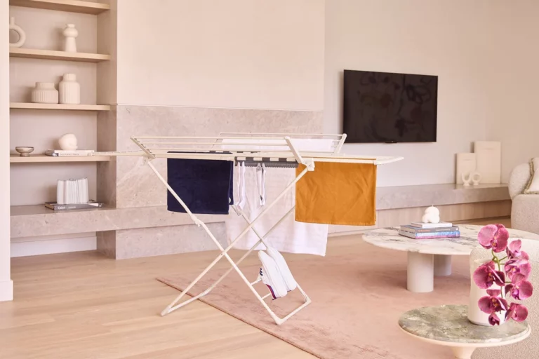 Сушење алишта во затворена просторија