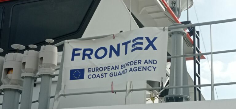 Офицери на FRONTEX на гранична контрола