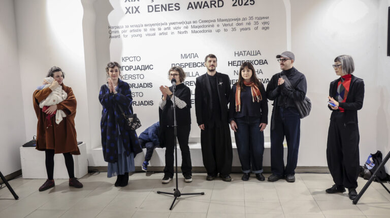 Крсто Глигоријадис прогласен за добитник на Наградата ДЕНЕС 2025 на церемонијата во Чифте амам