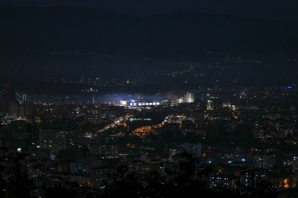 Панорама на Скопје ноќе